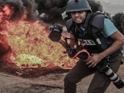 مصور "الكوفية" يروي ملاحم الصمود والوجع في غزة المحاصَرة بالنار والأمل