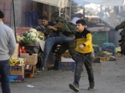 قوات الاحتلال تحتجز طفلين وتعتدي على أحدهما في أبو شخيدم برام الله