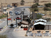 الاحتلال يواصل إغلاق حاجز الحمرا لليوم الثالث على التوالي