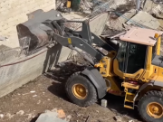 الاحتلال ينفذ عمليات هدم وتجريف في بلدة عناتا شمال شرق القدس