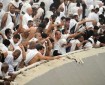 الحجاج يواصلون رمي الجمرات قبيل اختتام مناسك الحج