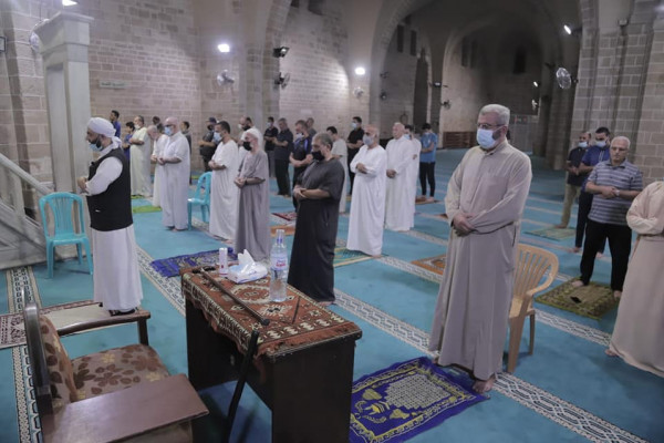 صلاة الفجر الأولى بعد الإغلاق- المسجد العمري الكبير