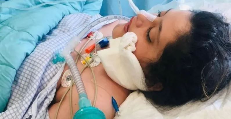 صورة تم تداولها للفتاة وهي في غيبوبة في المستشفى